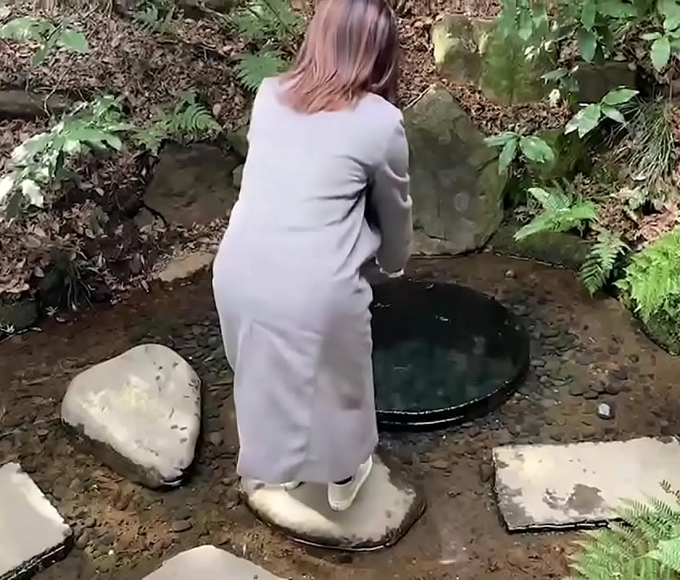 Japan's Luscious Dominatrix Nurse Leads You to Hatsumode Bliss ~ Cuddle While Nakadashi Is Performed at a Famous Shrine!