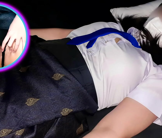 Thai Beauty Unleashes Her Luscious curves for Your Viewing Pleasure!