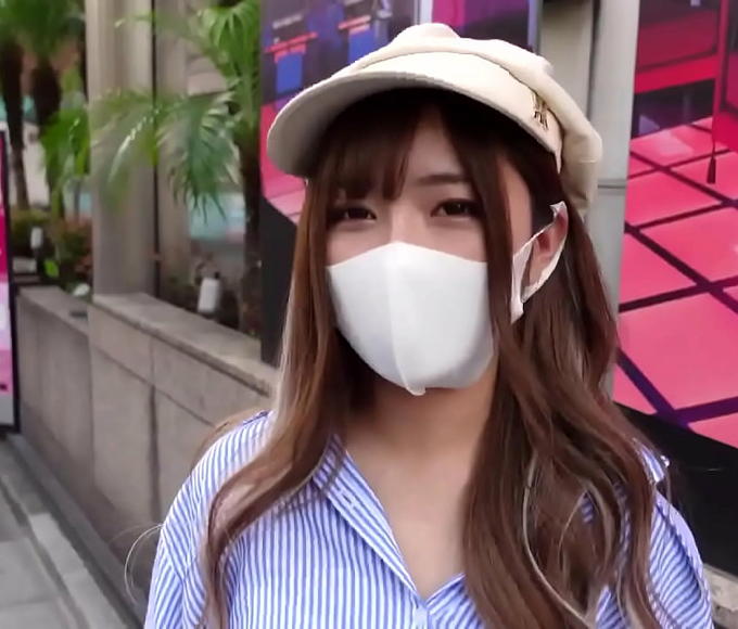 Luscious Japanese Enchantress Reveals Alluring Body in Steamy Video