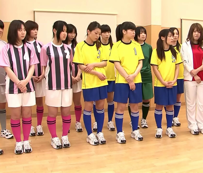 Japanese Women Learn the Art of Seduction from Their Coach!