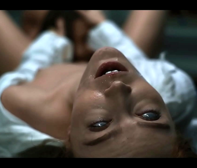 JAV hotties battle mind-controlling parasites in an erotic extraterrestrial showdown!