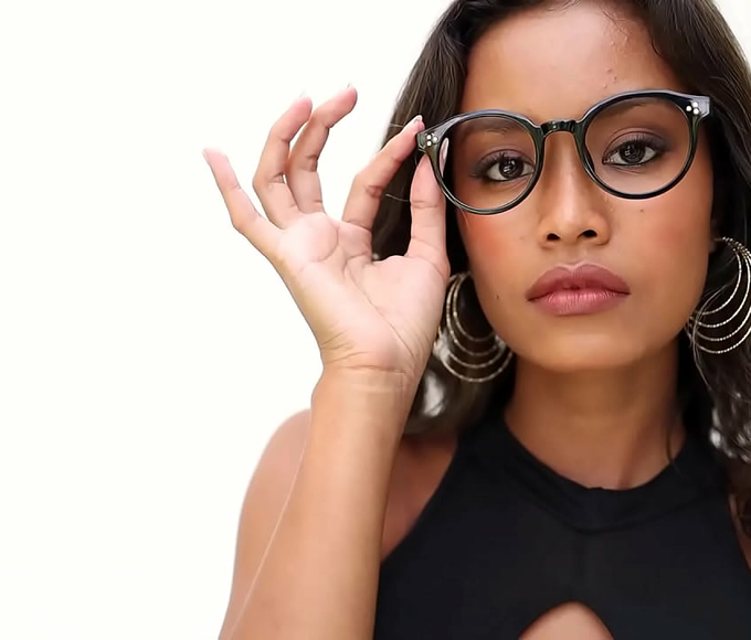 Introducing Putri Cinta, The Luscious Tanned Ebony Babe: Experience Her Alluring Tiny Pussy