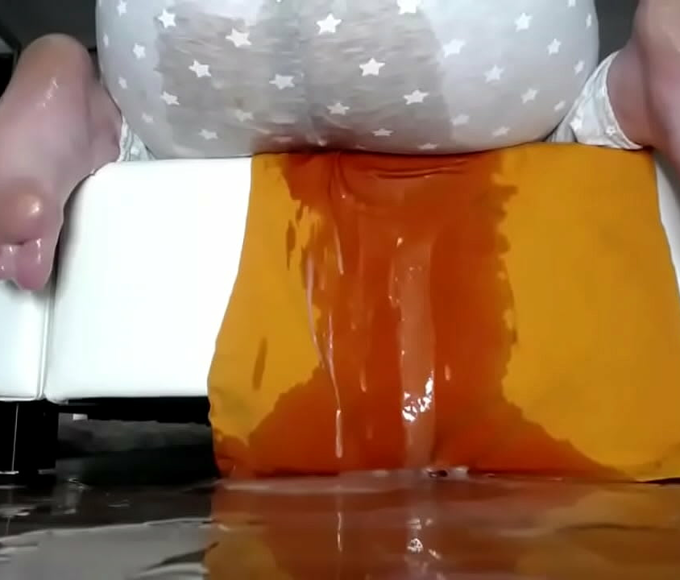 Wow, Look At That! A Beautiful Enchantress Making A Big Mess With Her Cum