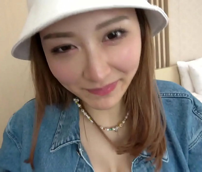 Discover The Alluring An Who Explores Her Sexuality With A Tall Babe In A Live Sex Photo Shoot!