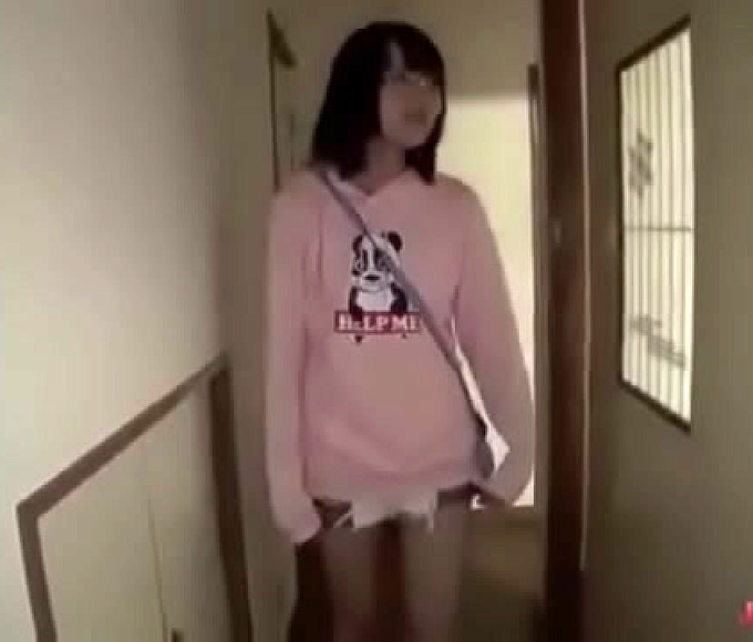 Meet The Enchanting Beauty Who Captivates Your Heart!