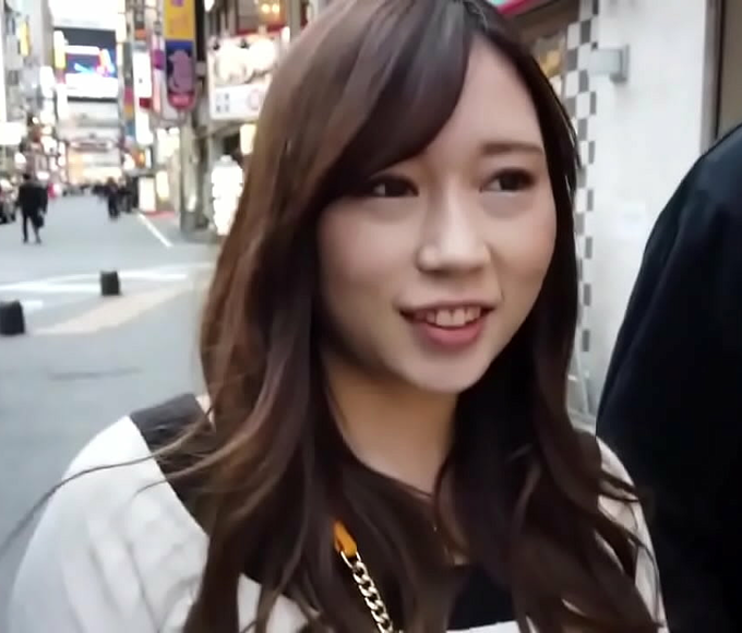 JAV Goddess Haru Hinami Exposes All in Scintillating Showcase!